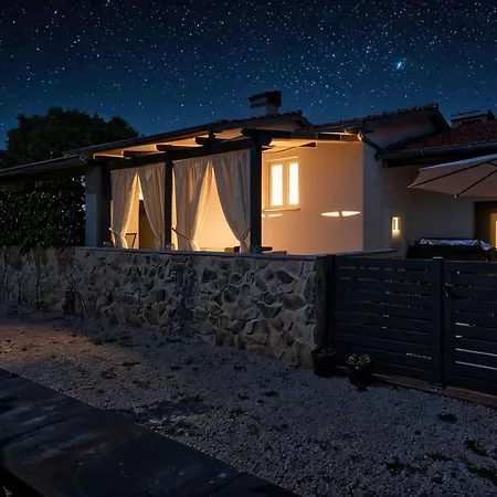 Nadalina By Interhome Casa vacanze Konjevrate
